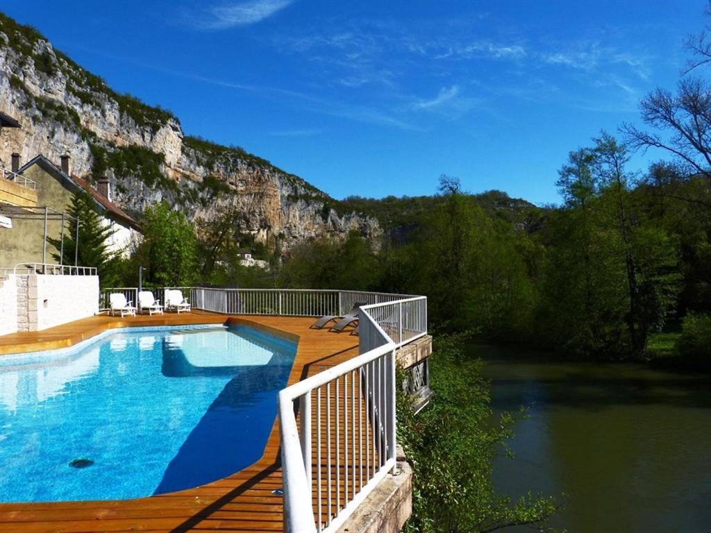 Hotel Restaurant Des Grottes Du Pech Merle Cabrerets Exterior foto