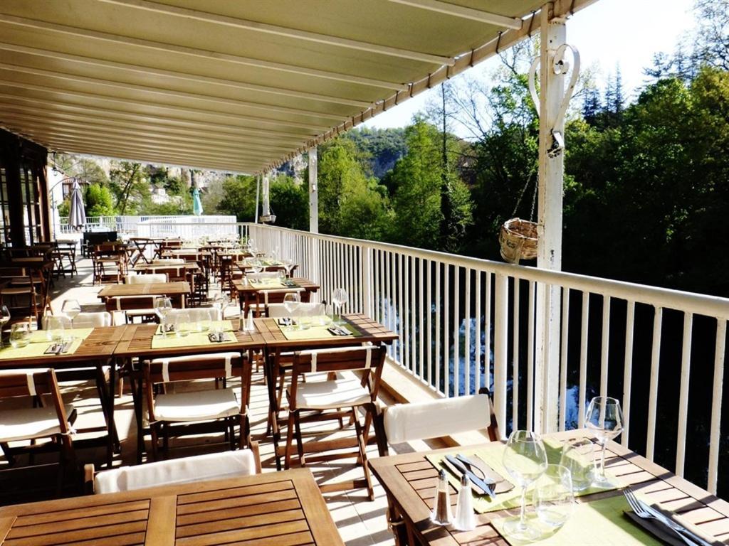 Hotel Restaurant Des Grottes Du Pech Merle Cabrerets Exterior foto