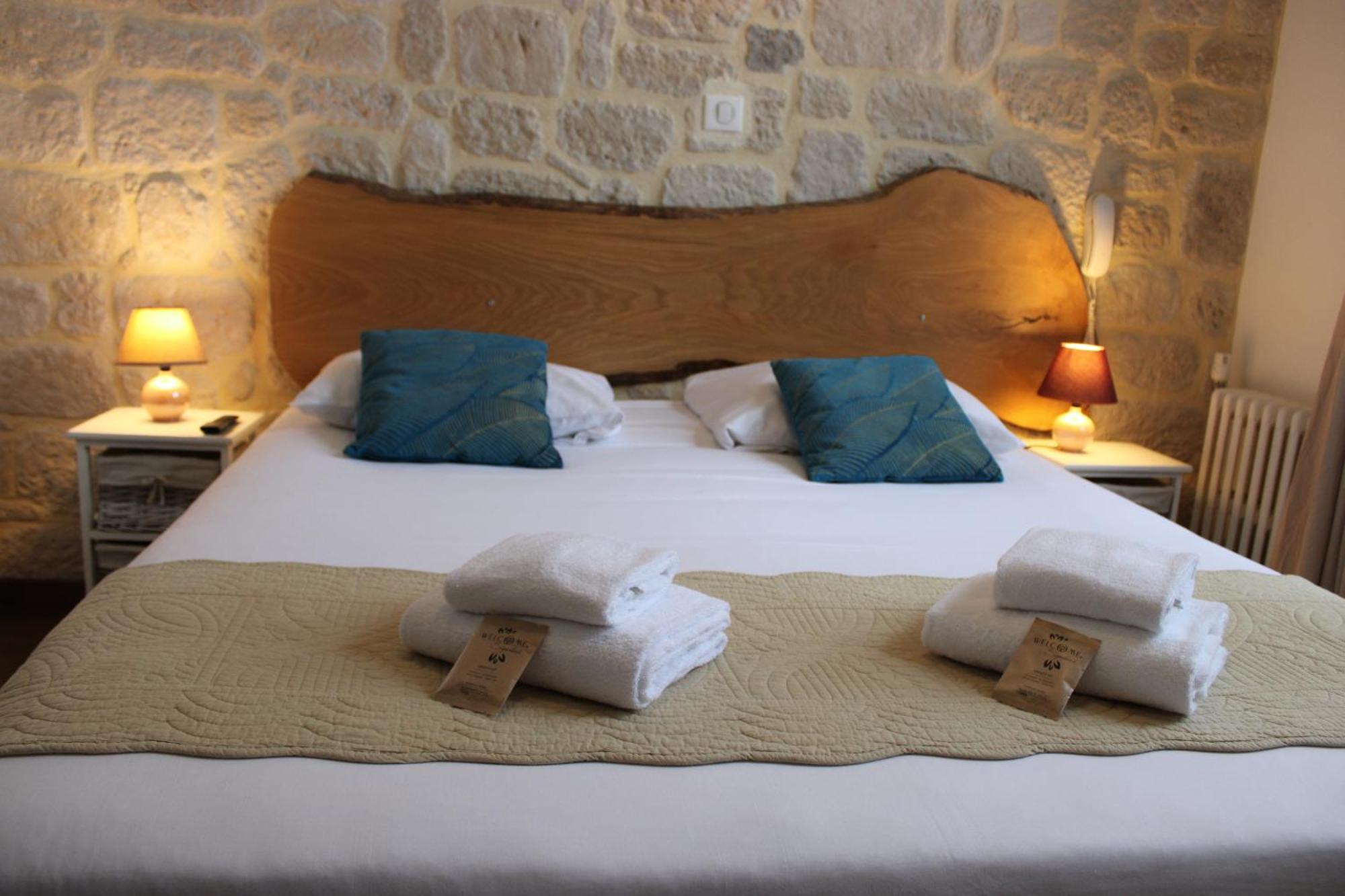 Hotel Restaurant Des Grottes Du Pech Merle Cabrerets Habitación foto